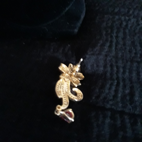 Necklace, earrings. - Picture 9 of 9